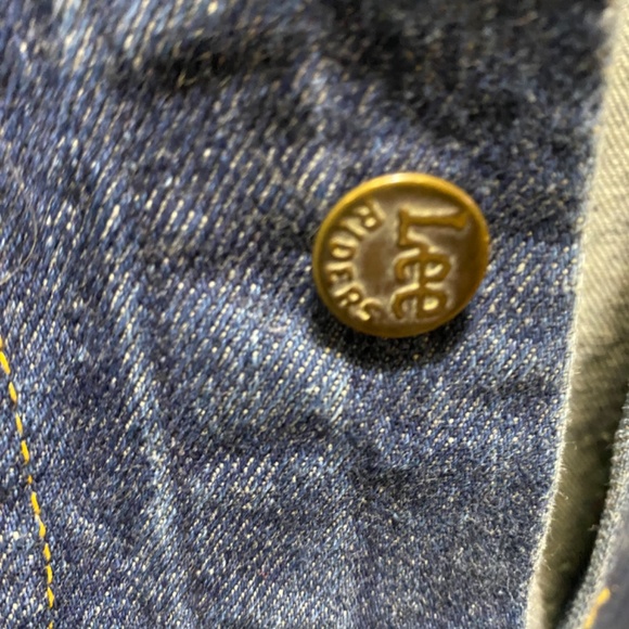 Vintage distressed, Lee Jean jacket - Picture 4 of 7